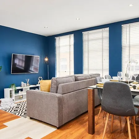 Stunning City Centre 3 Bed, 3 Bath - Sleeps 8! Leeds (West Yorkshire)