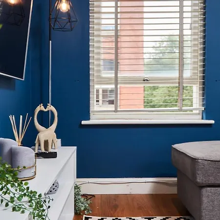 Stunning City Centre 3 Bed, 3 Bath - Sleeps 8! Apartment *