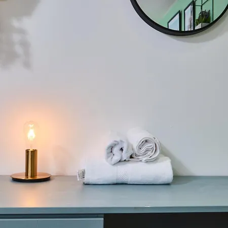 Stunning City Centre 3 Bed, 3 Bath - Sleeps 8! Appartamento