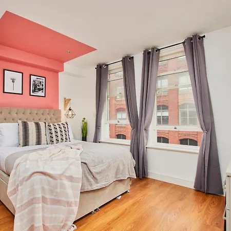 Stunning City Centre 3 Bed, 3 Bath - Sleeps 8! דירה לידס