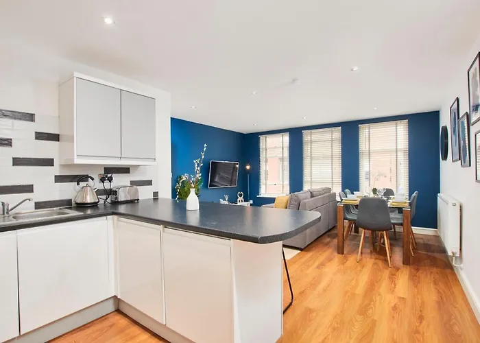 Stunning City Centre 3 Bed, 3 Bath - Sleeps 8! Apartment