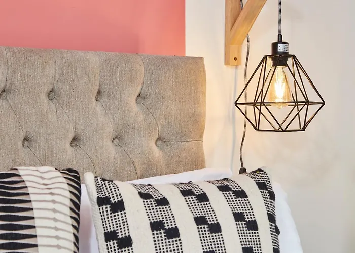 Stunning City Centre 3 Bed, 3 Bath - Sleeps 8! Apartman