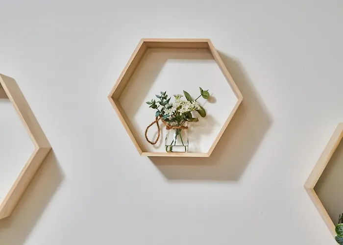 Stunning City Centre 3 Bed, 3 Bath - Sleeps 8!