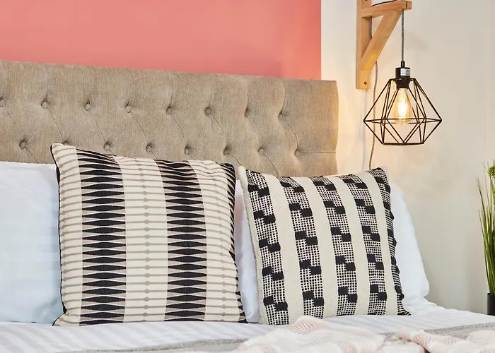 Stunning City Centre 3 Bed, 3 Bath - Sleeps 8! * Leeds