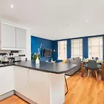 Stunning City Centre 3 Bed, 3 Bath - Sleeps 8! Apartamento