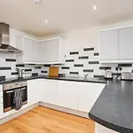 Stunning City Centre 3 Bed, 3 Bath - Sleeps 8!