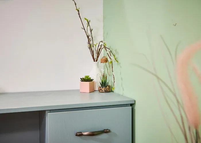 Stunning City Centre 3 Bed, 3 Bath - Sleeps 8! * Лідс