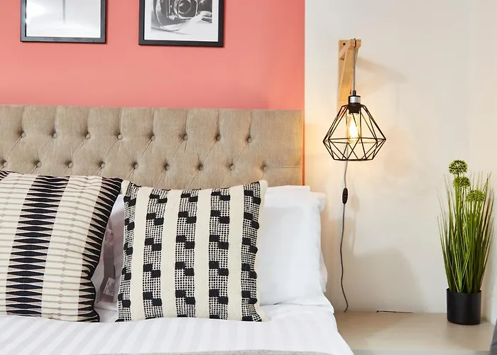 Stunning City Centre 3 Bed, 3 Bath - Sleeps 8! Апартаменти *