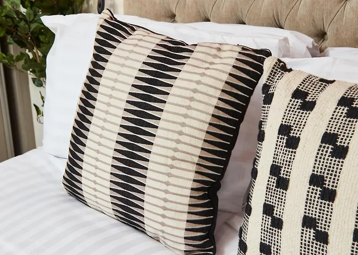 Stunning City Centre 3 Bed, 3 Bath - Sleeps 8! Лідс