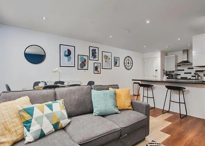 Stunning City Centre 3 Bed, 3 Bath - Sleeps 8! Апартаменти Лідс